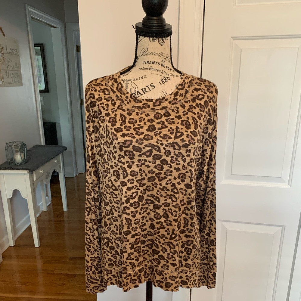 NWT - Wonderly lightweight top